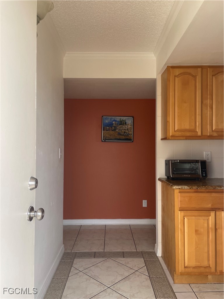 2366 Mall Unit 304, Fort Myers, FL 33901