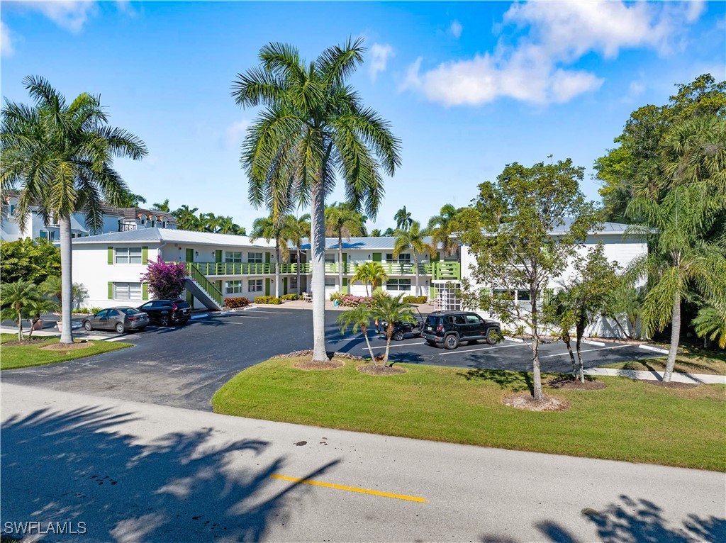 975 9th Unit 1, Naples, FL 34102