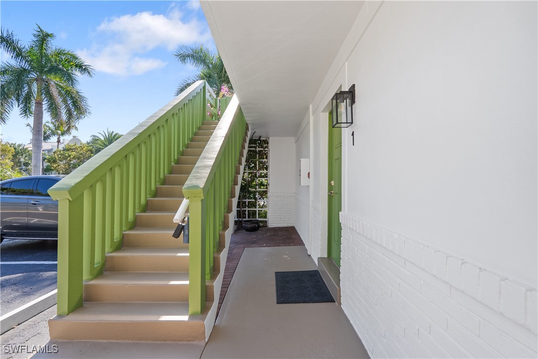 975 9th Unit 1, Naples, FL 34102