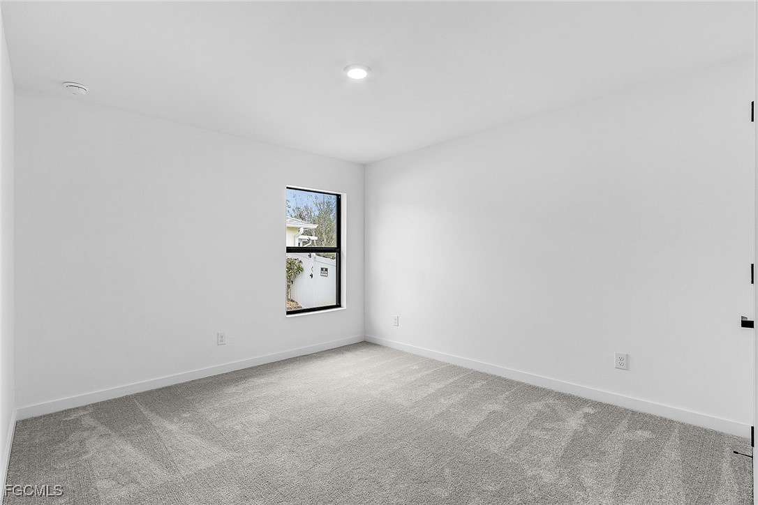 827 Rue Labeau, Fort Myers, FL 33913
