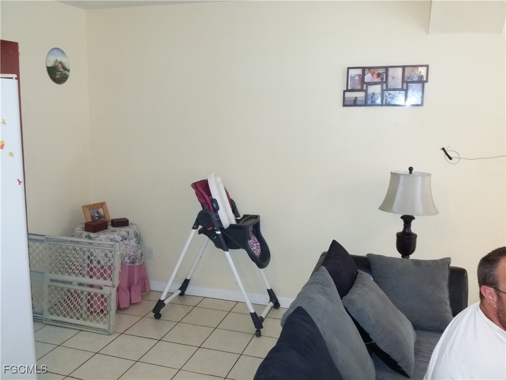 950 Lakeview, North Fort Myers, FL 33903
