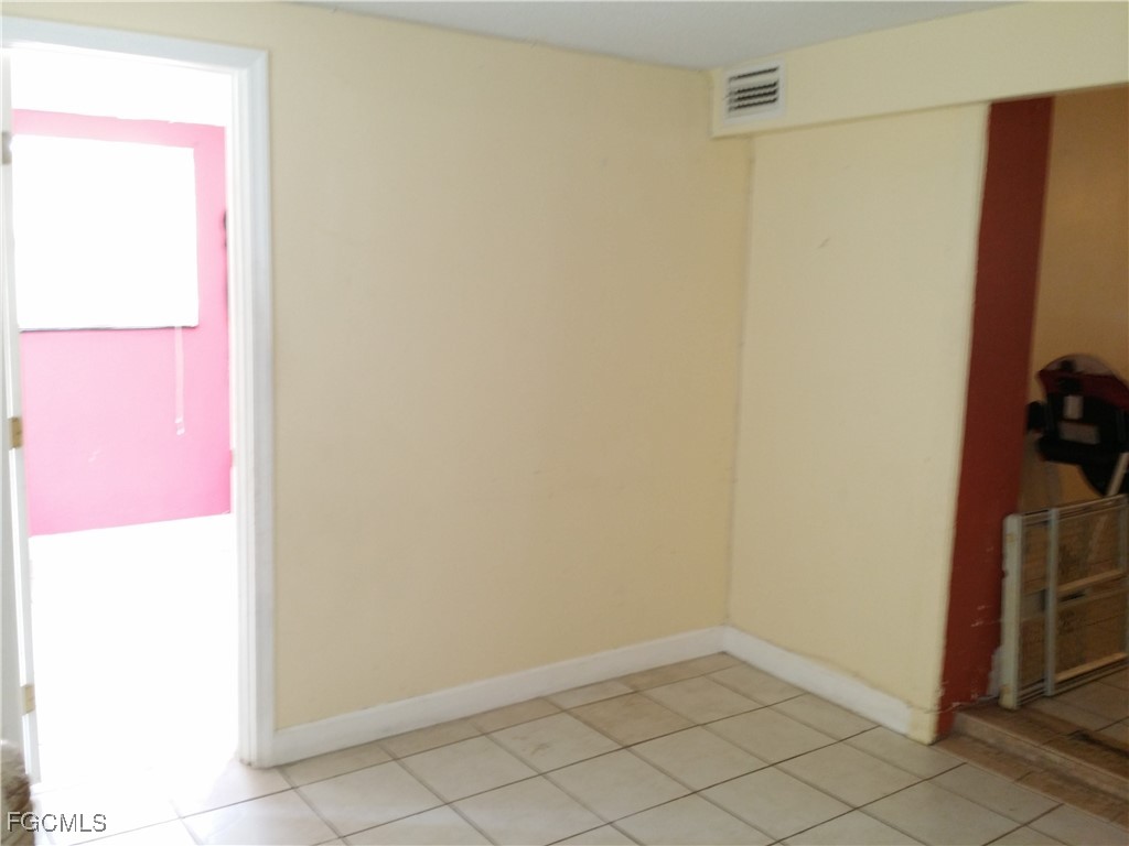 950 Lakeview, North Fort Myers, FL 33903
