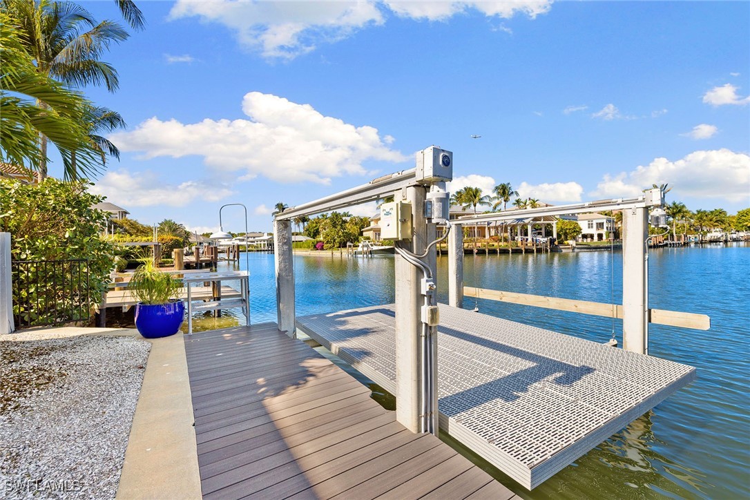 Dock