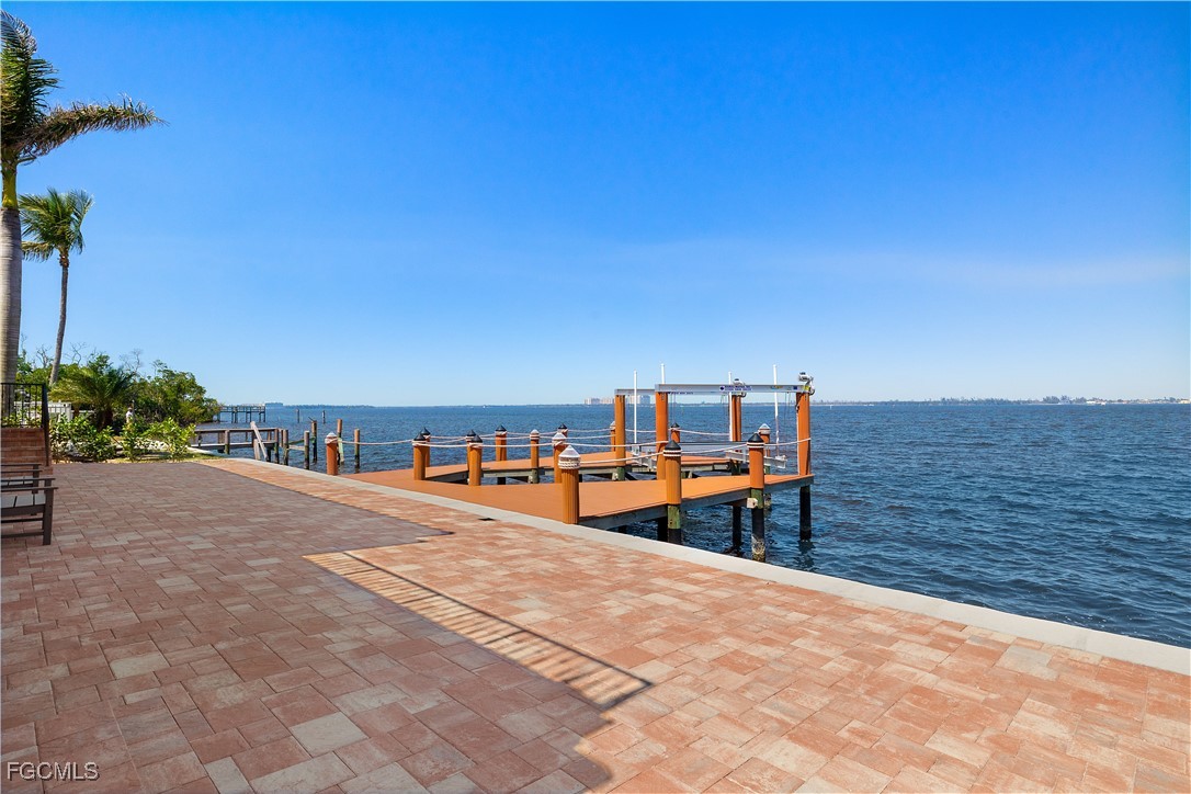 Dock