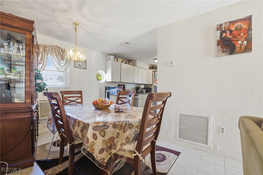 DiningArea