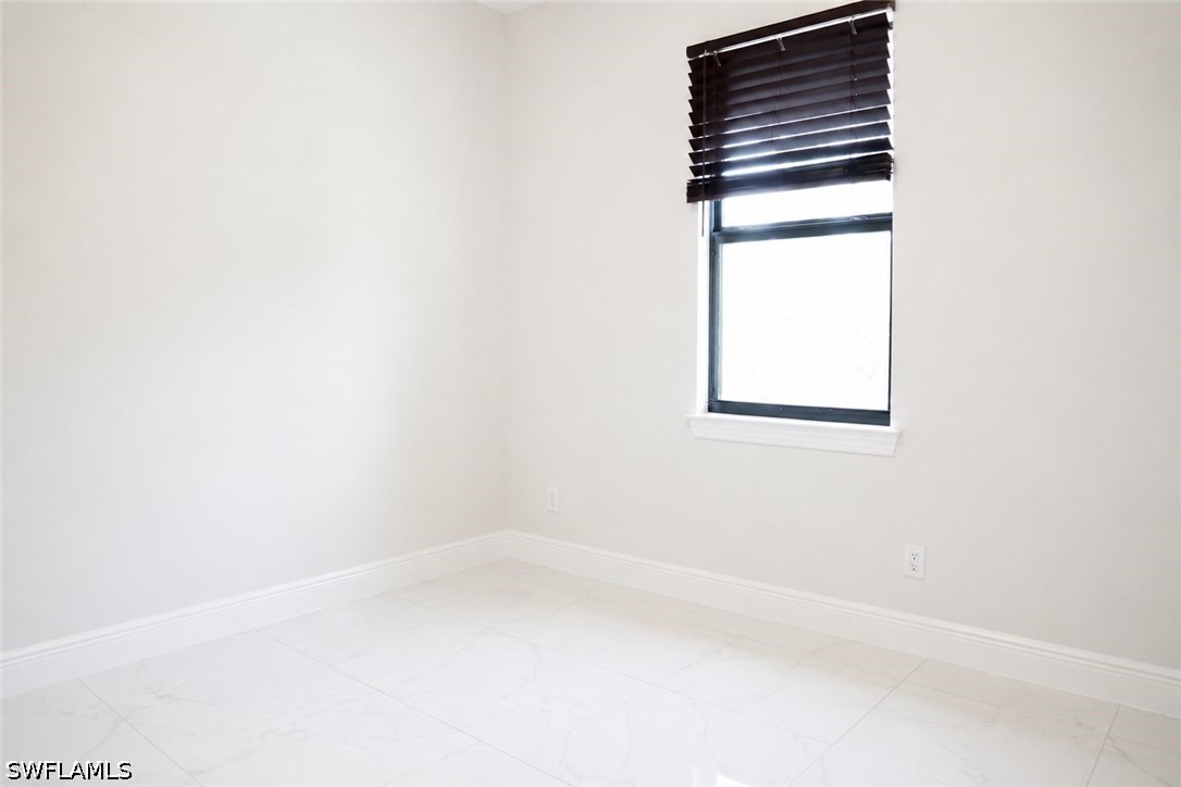 2992 41st, Naples, FL 34120