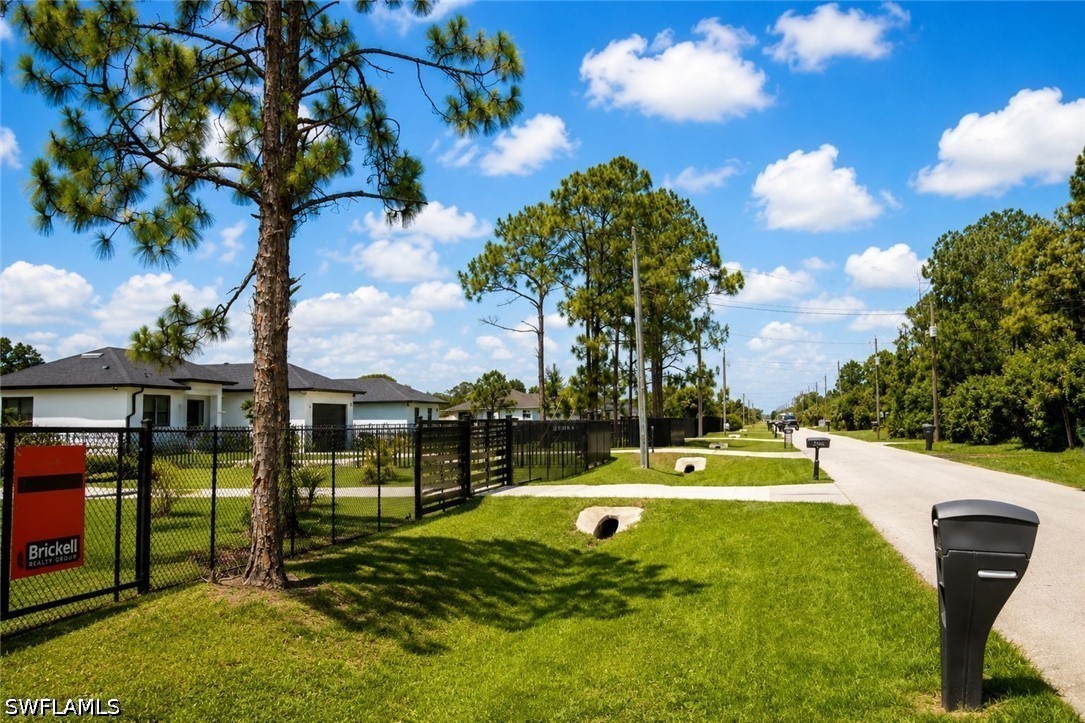 2992 41st, Naples, FL 34120