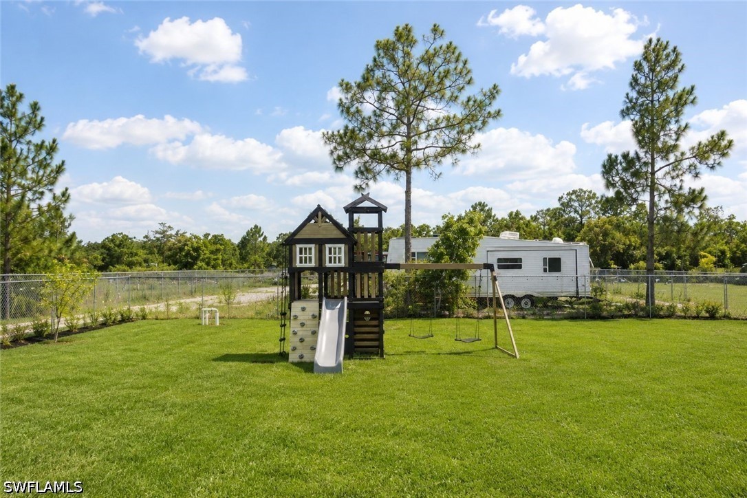 2992 41st, Naples, FL 34120