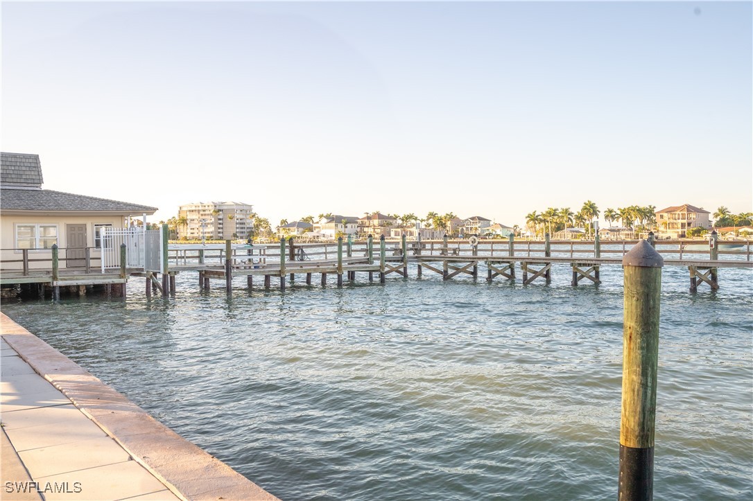 Dock