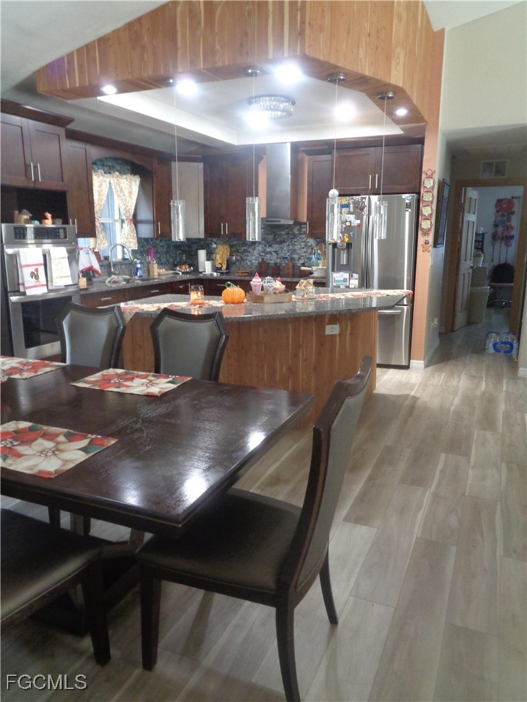 DiningArea