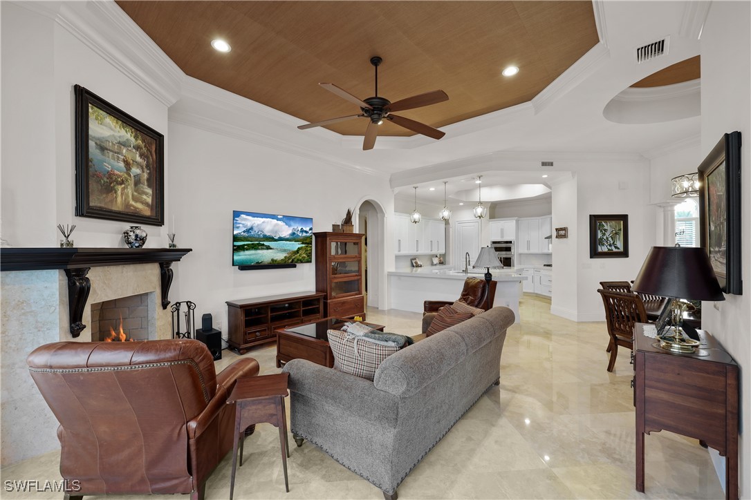 447 Egret, Naples, FL 34108