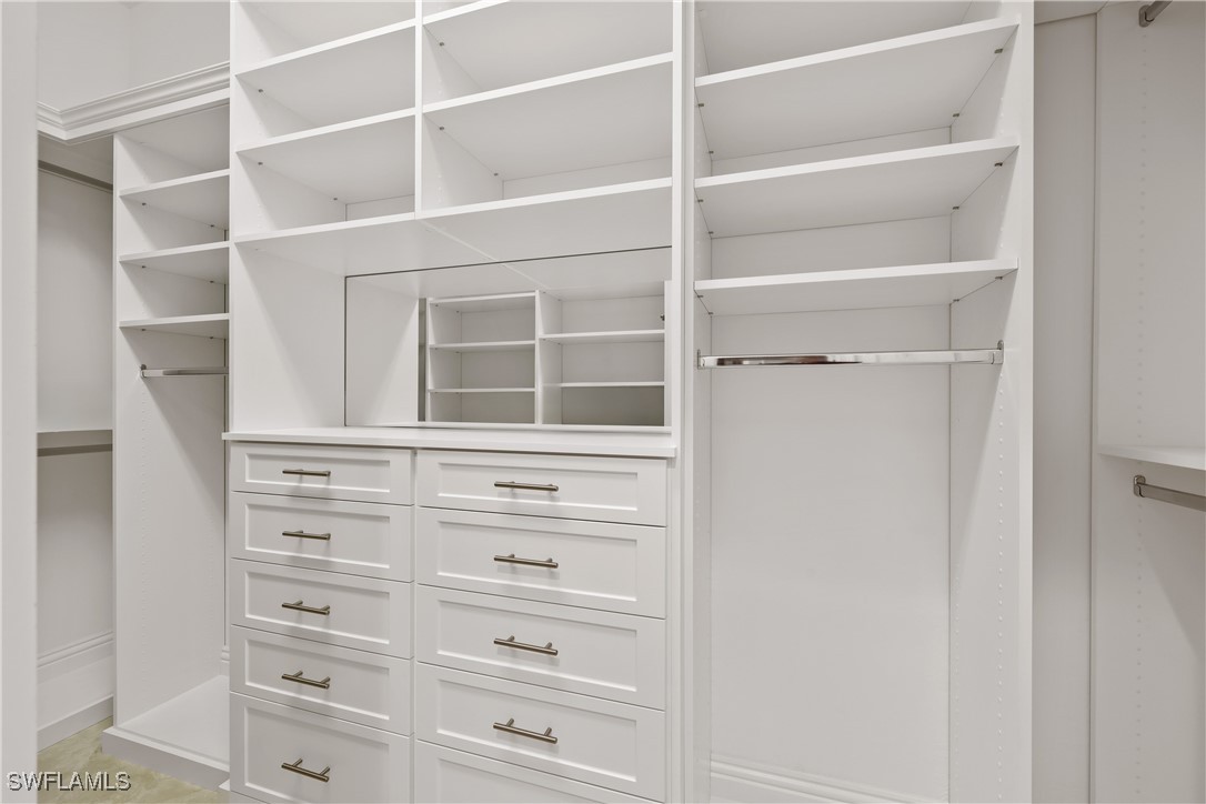 447 Egret, Naples, FL 34108