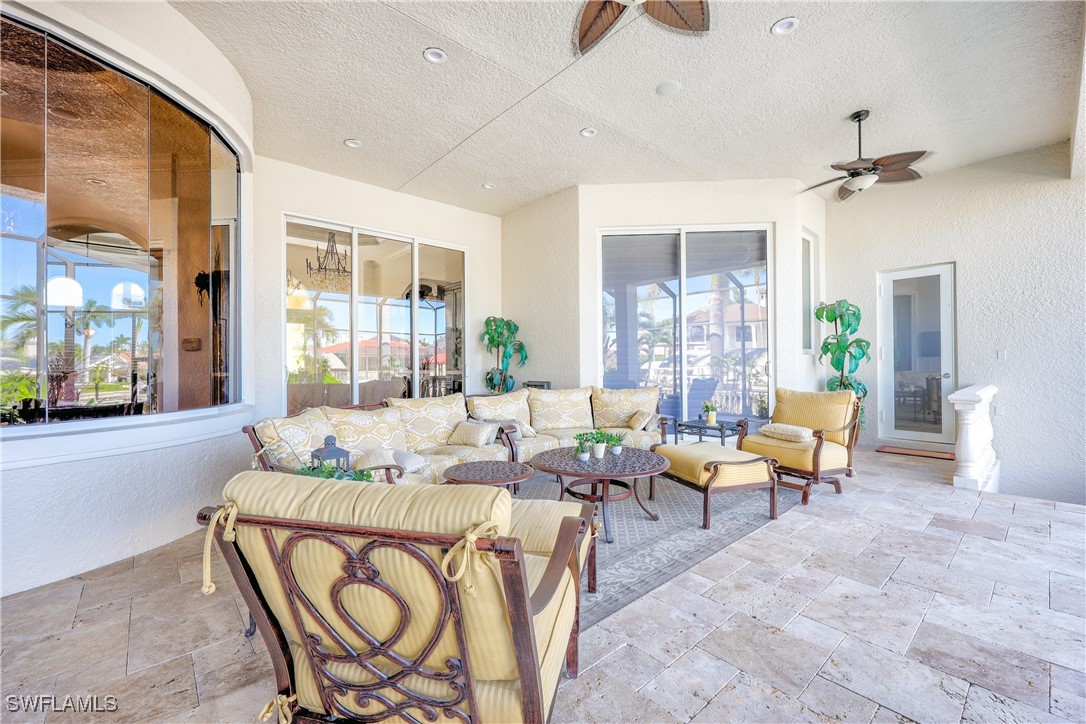447 Egret, Naples, FL 34108
