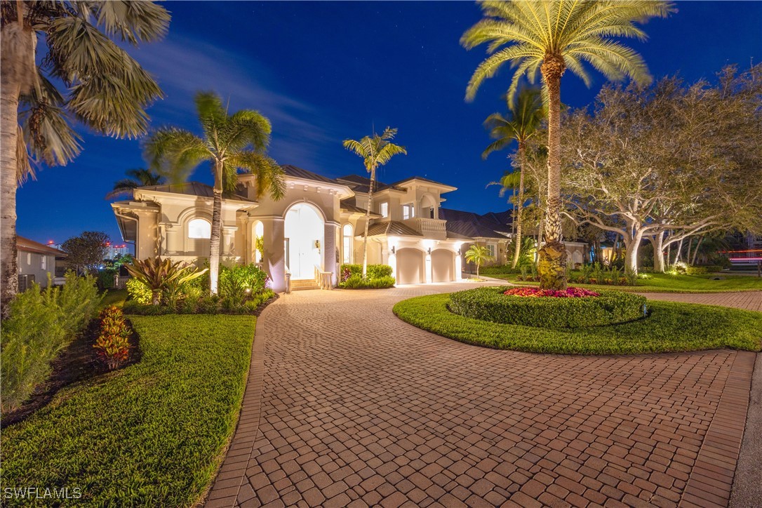 447 Egret, Naples, FL 34108