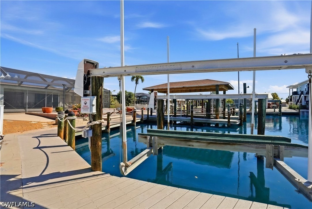 Dock