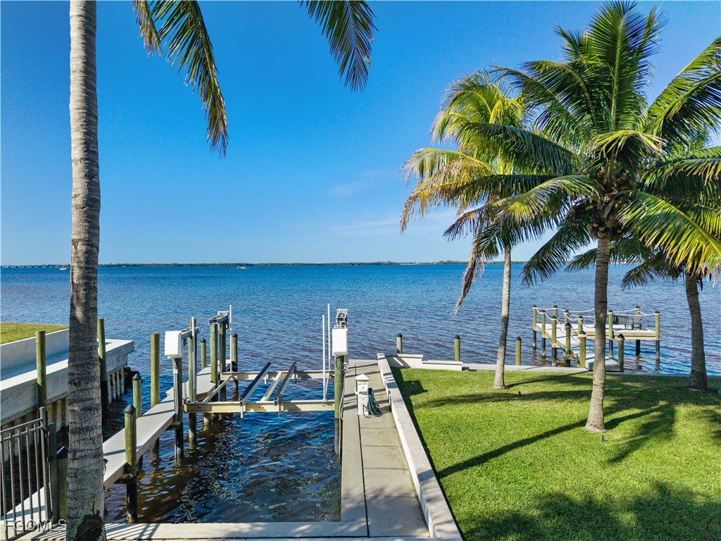 Dock