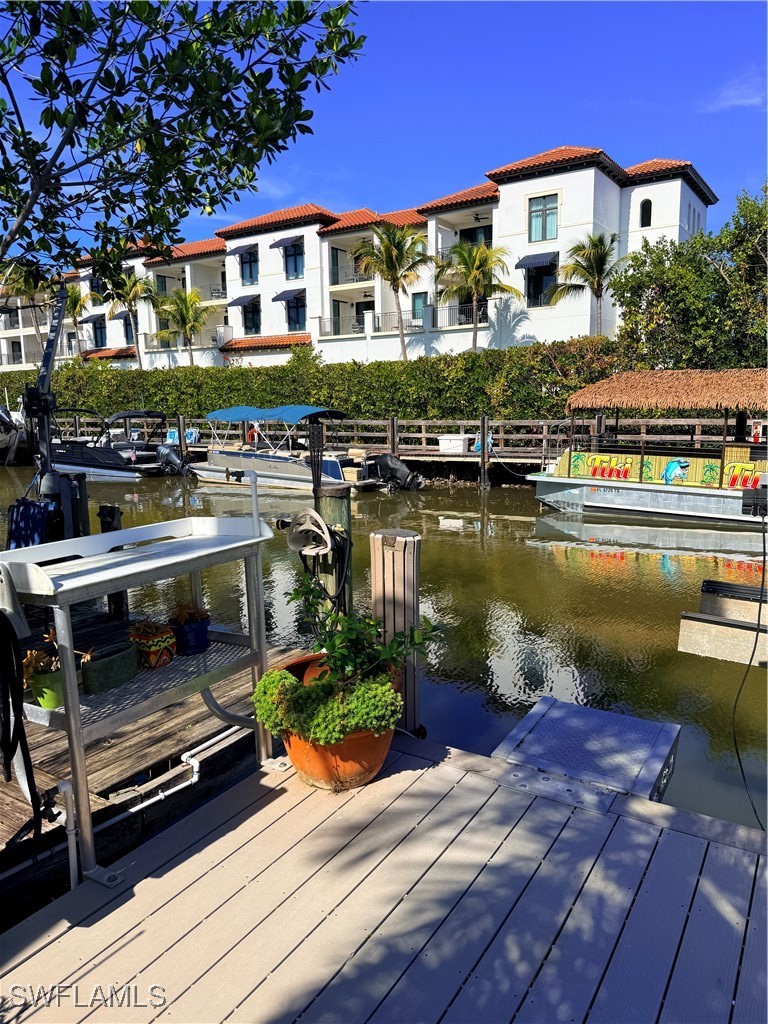 Dock