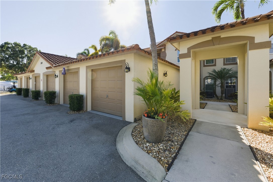 230 Newport Unit 602, Naples, FL 34114