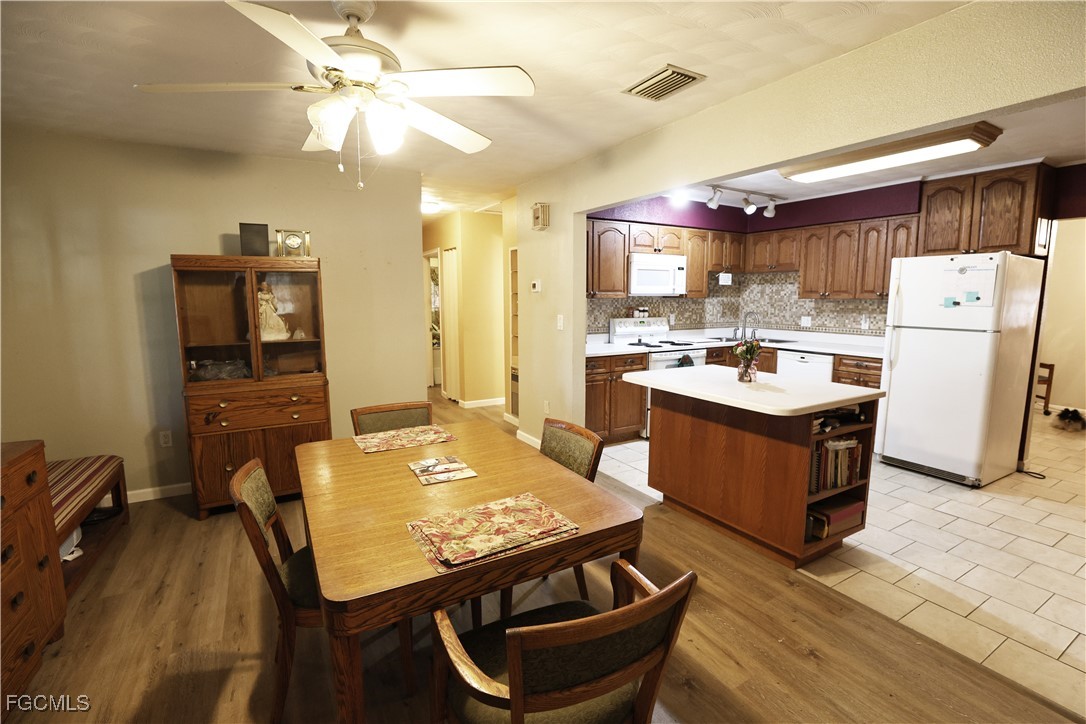 DiningArea