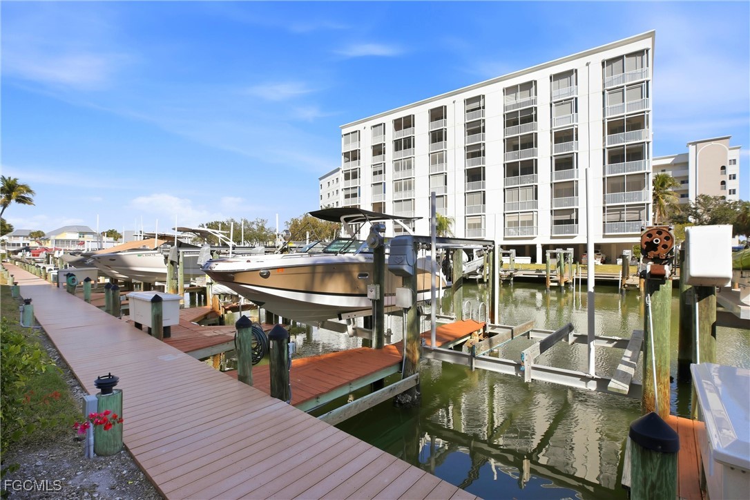 Dock