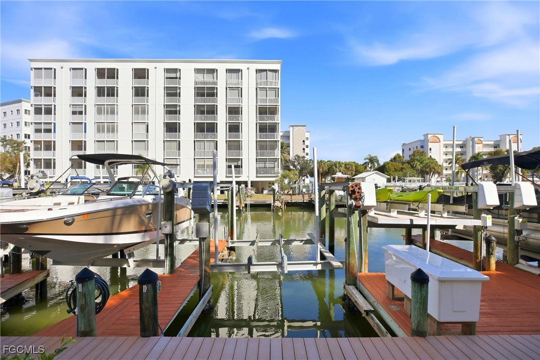 Dock