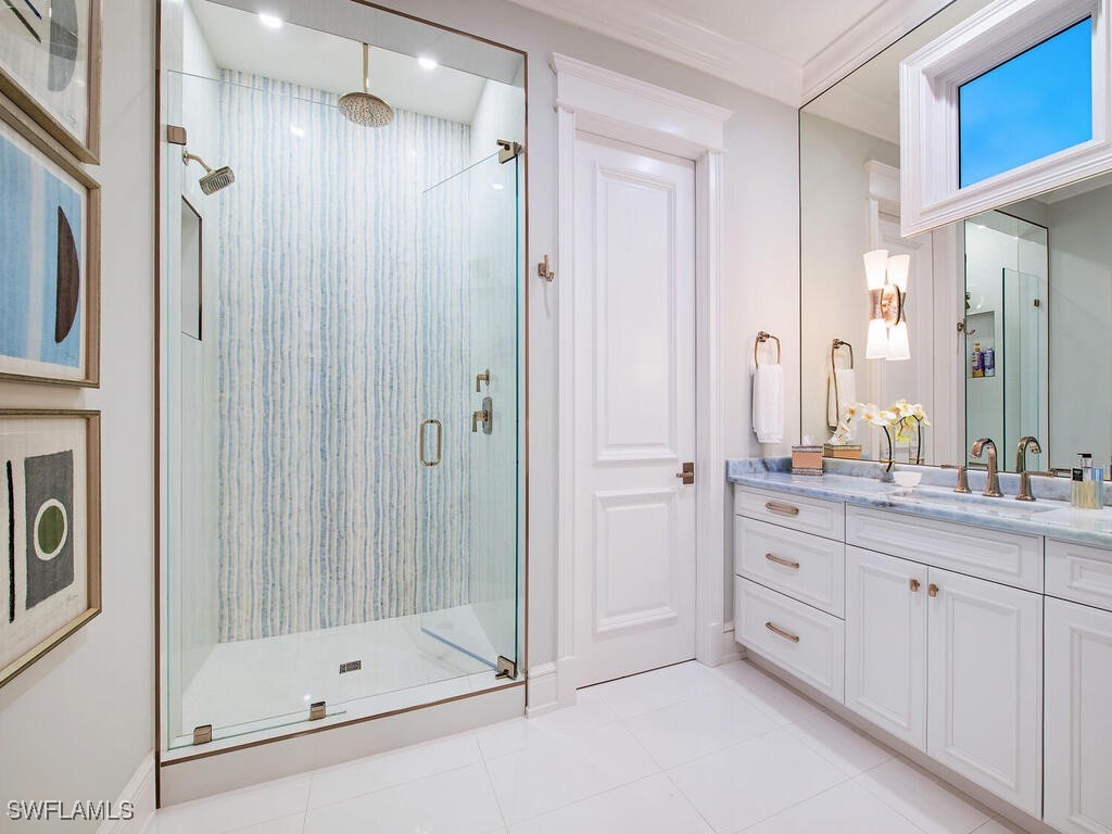 3243 Gin, Naples, FL 34102