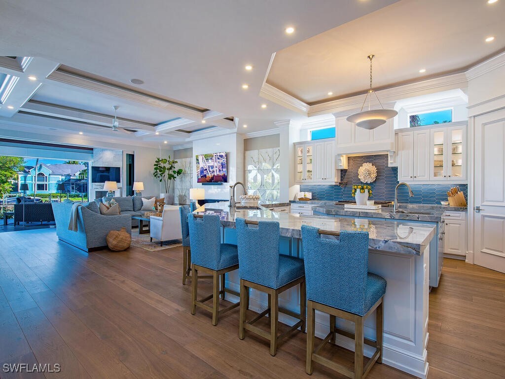 3243 Gin, Naples, FL 34102
