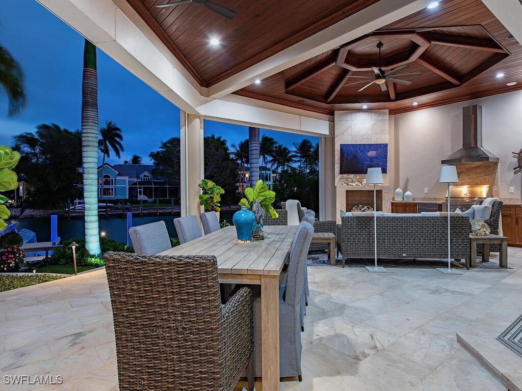 3243 Gin, Naples, FL 34102