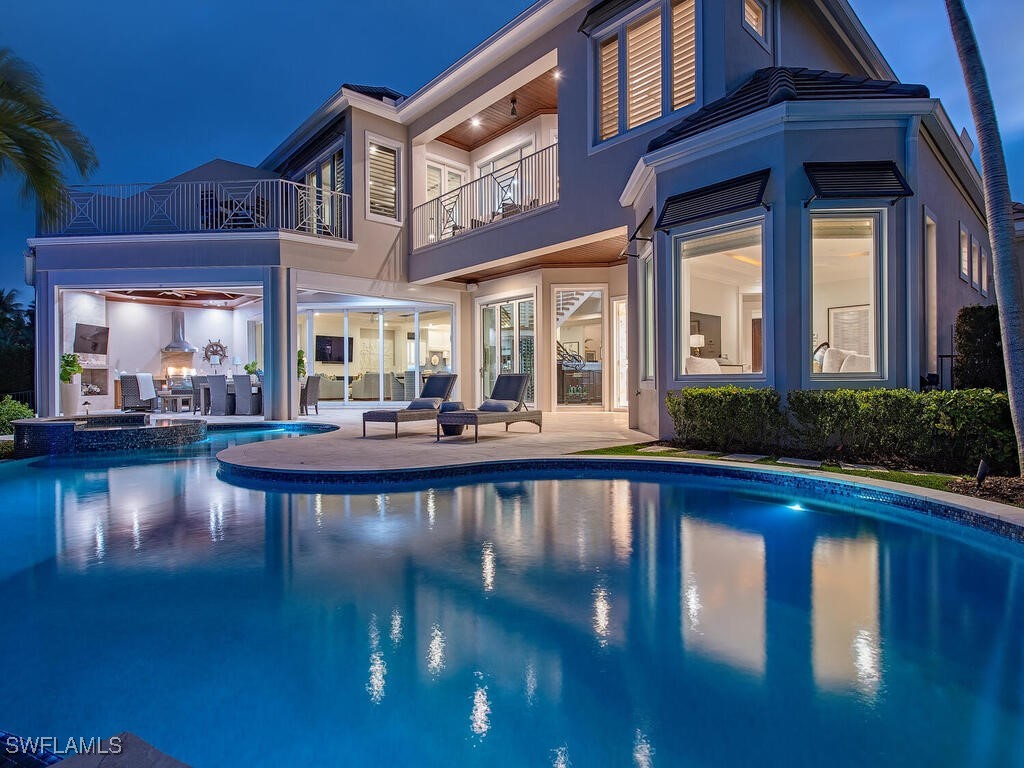 3243 Gin, Naples, FL 34102