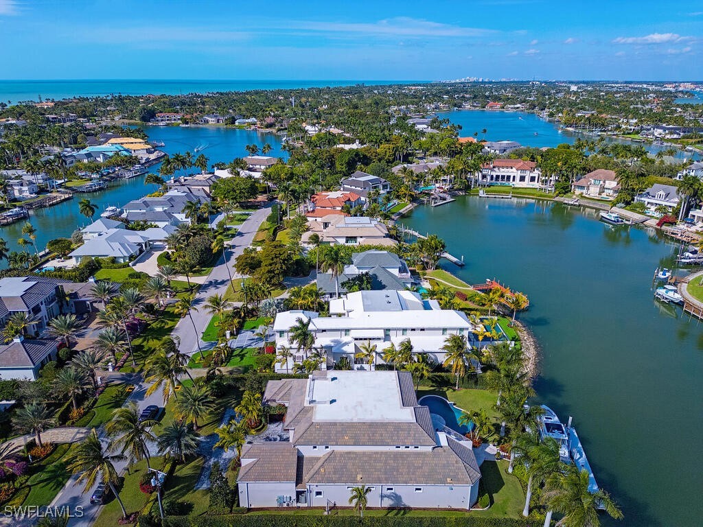 3243 Gin, Naples, FL 34102
