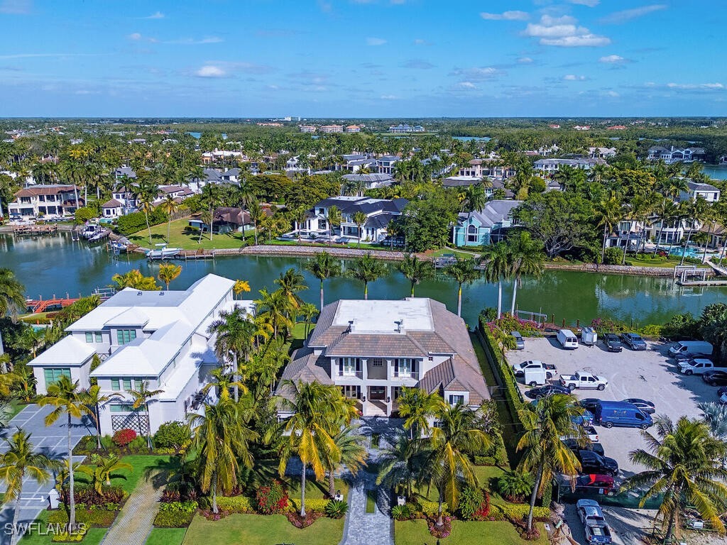 3243 Gin, Naples, FL 34102