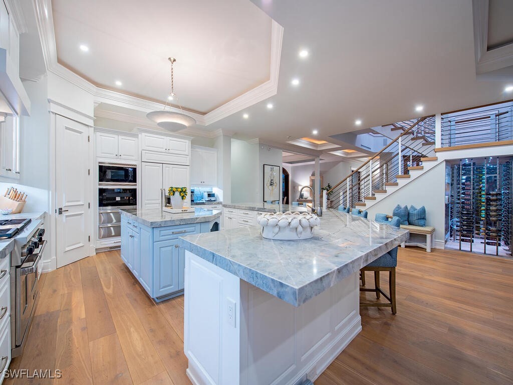 3243 Gin, Naples, FL 34102