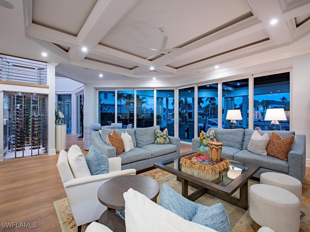 3243 Gin, Naples, FL 34102