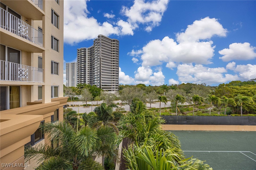 6597 Nicholas Unit 405, Naples, FL 34108