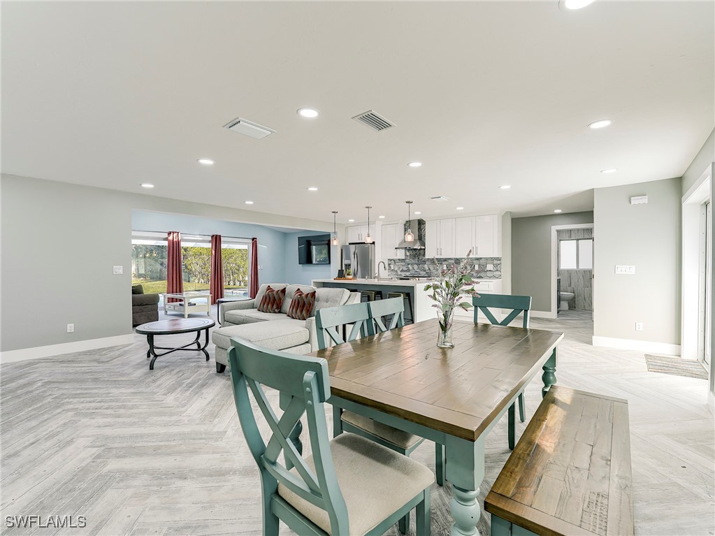 DiningArea