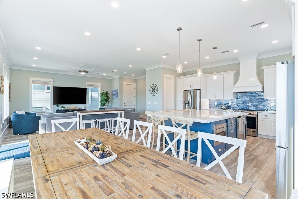 DiningArea