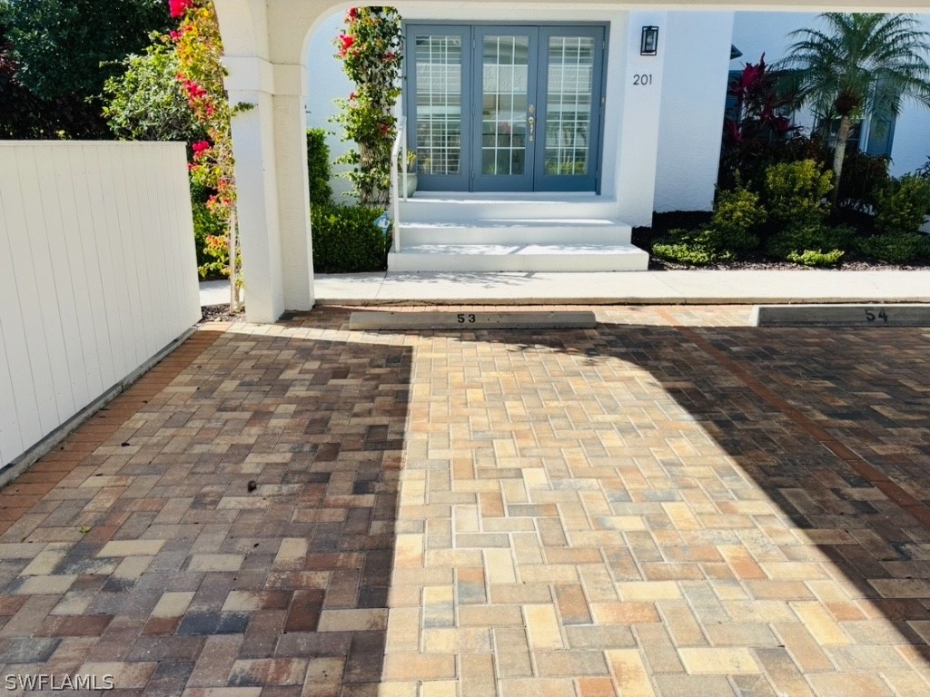 841 Tanbark Unit 201, Naples, FL 34108