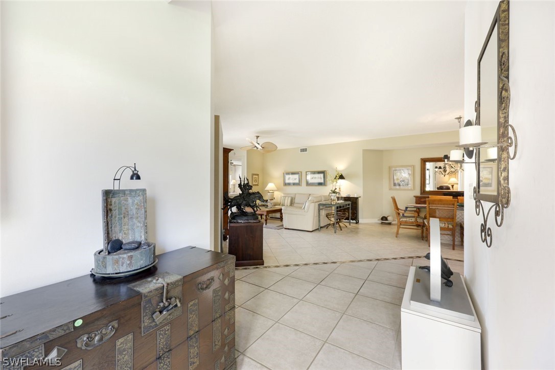 610 Laguna Royale Unit 1001, Naples, FL 34119
