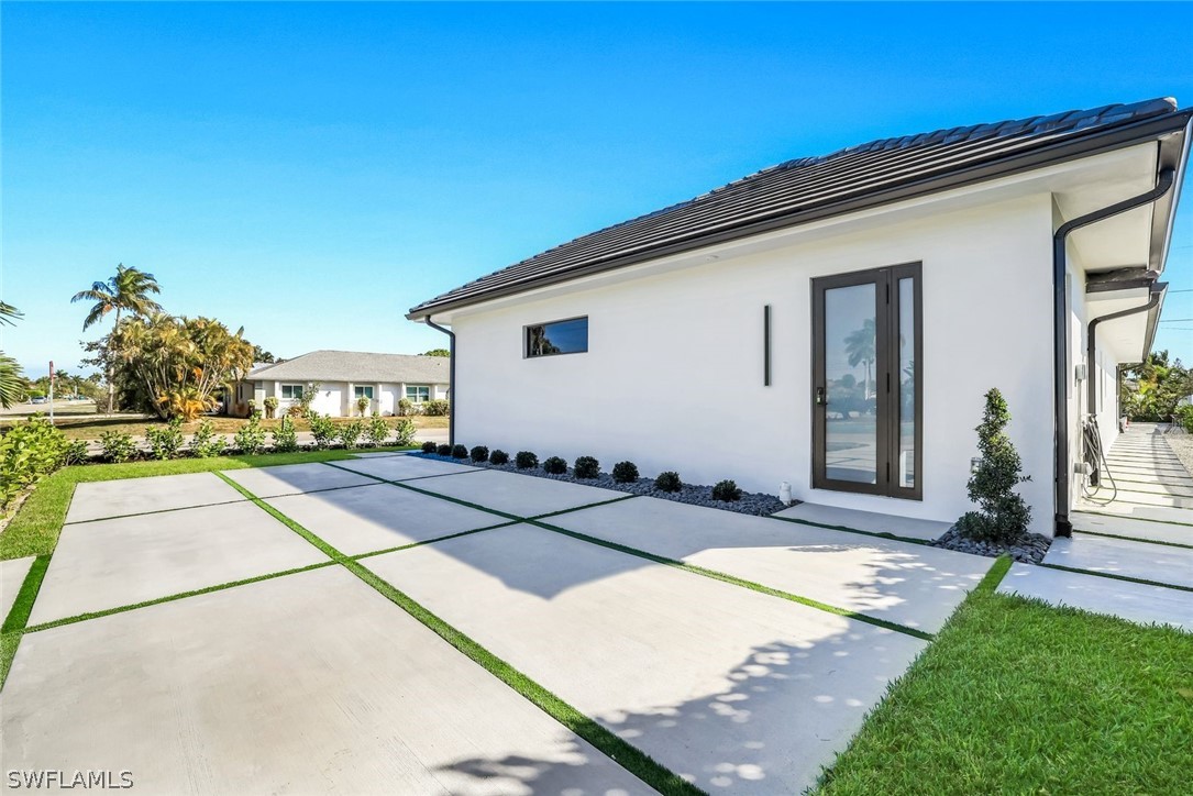 10771 6th, Naples, FL 34108