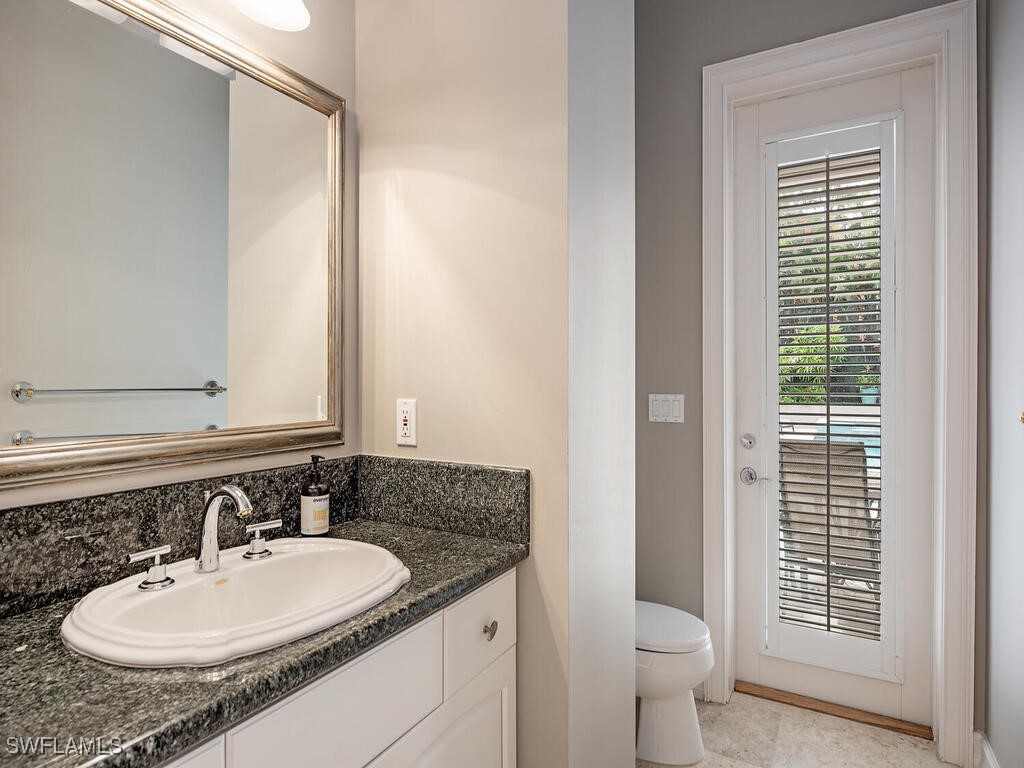 2080 Gordon, Naples, FL 34102