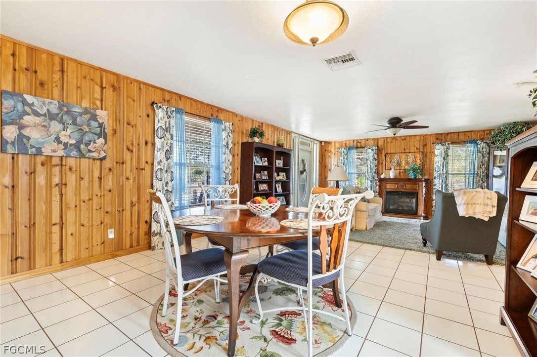 DiningArea