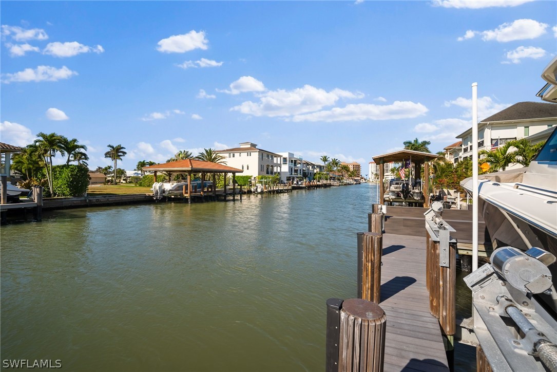 Dock