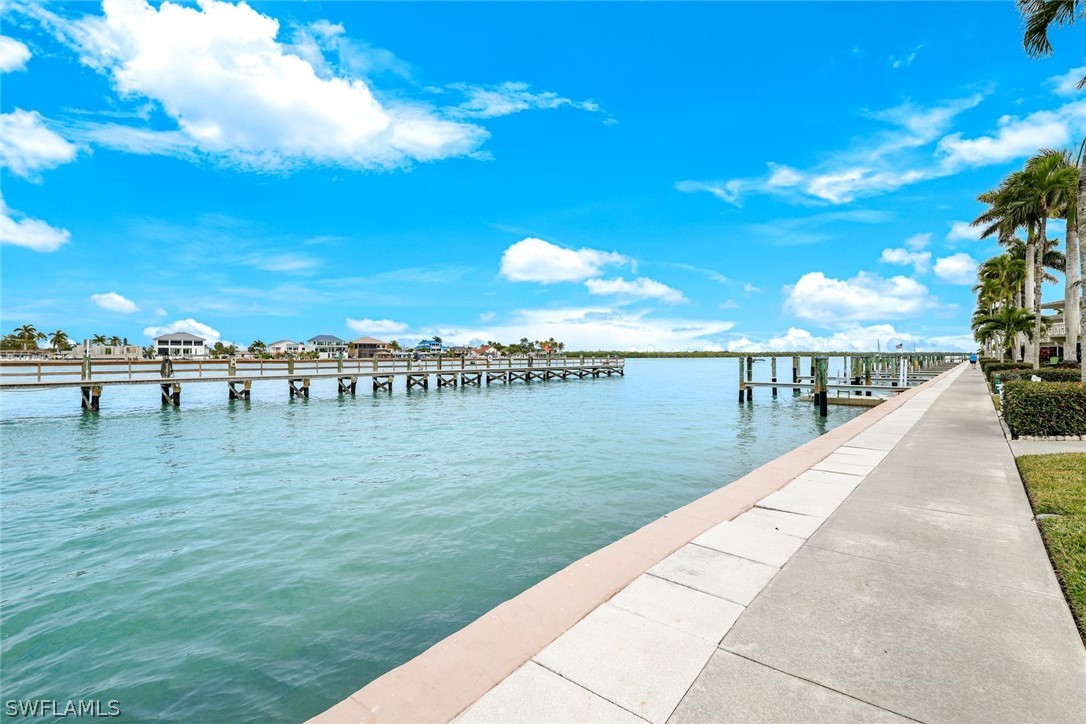Dock