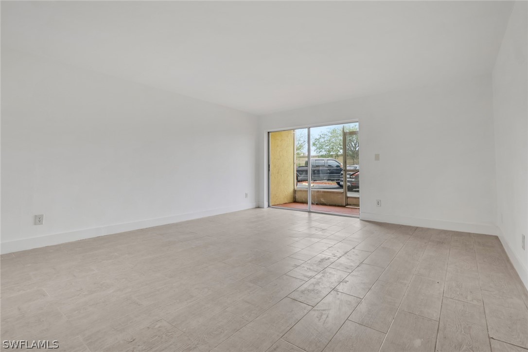 2366 E. Mall Dr Unit Apt. 101, Fort Myers, FL 33901