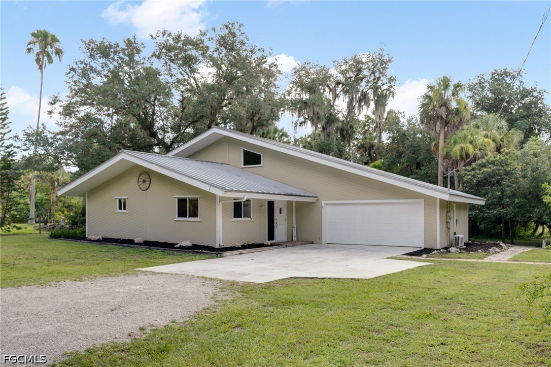 4613 Orange River Loop, Fort Myers, FL 33905