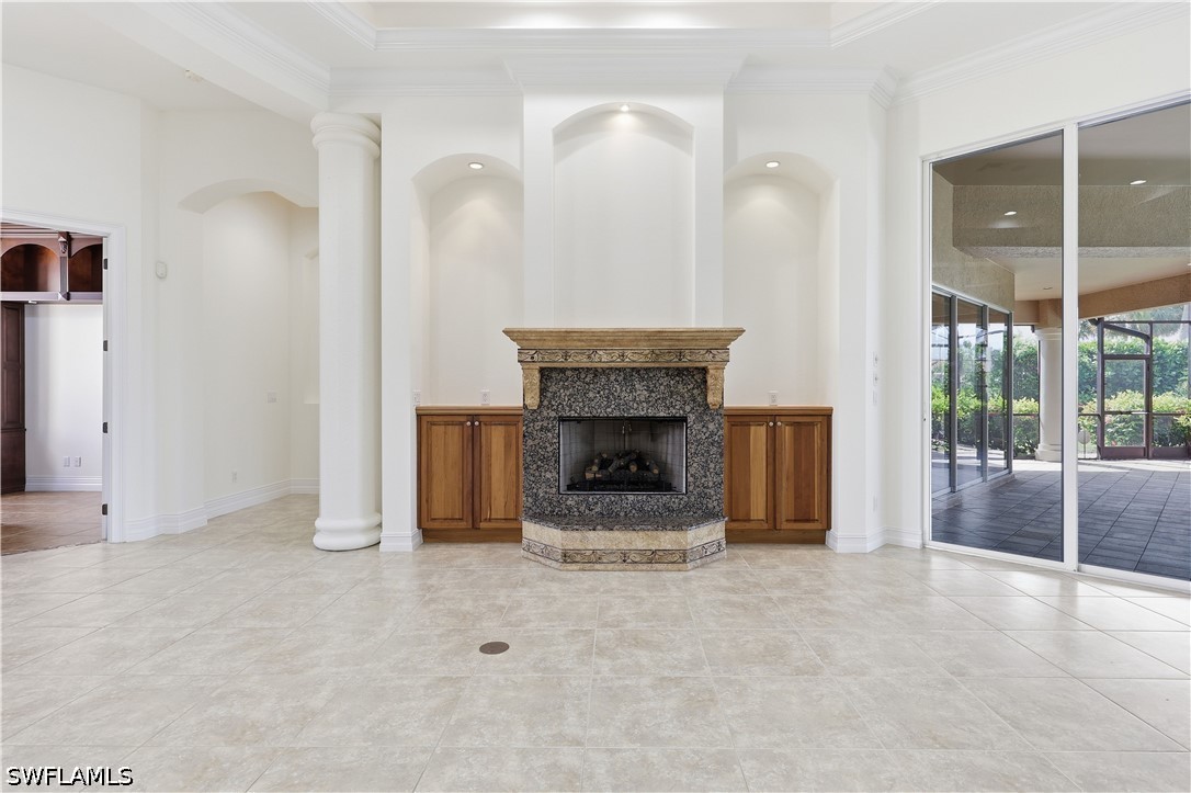 1687 Persimmon, Naples, FL 34109
