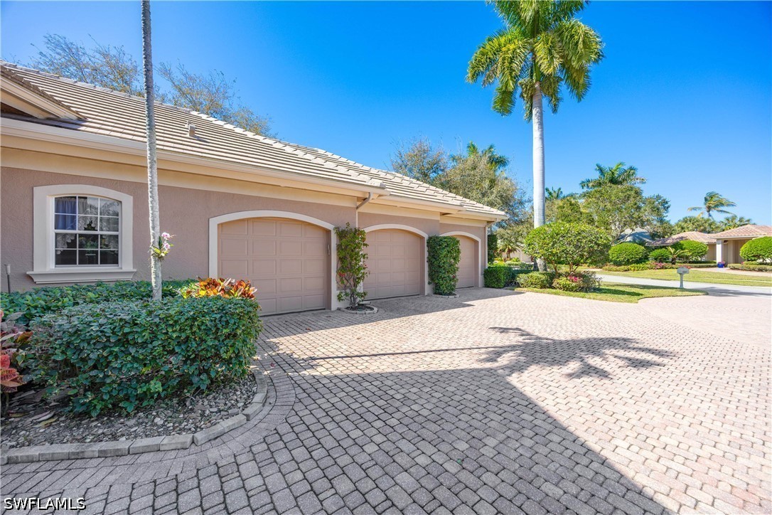 1687 Persimmon, Naples, FL 34109
