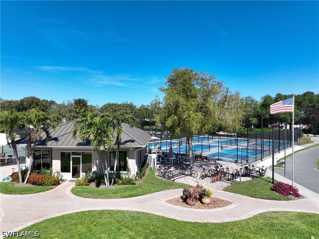 1687 Persimmon, Naples, FL 34109
