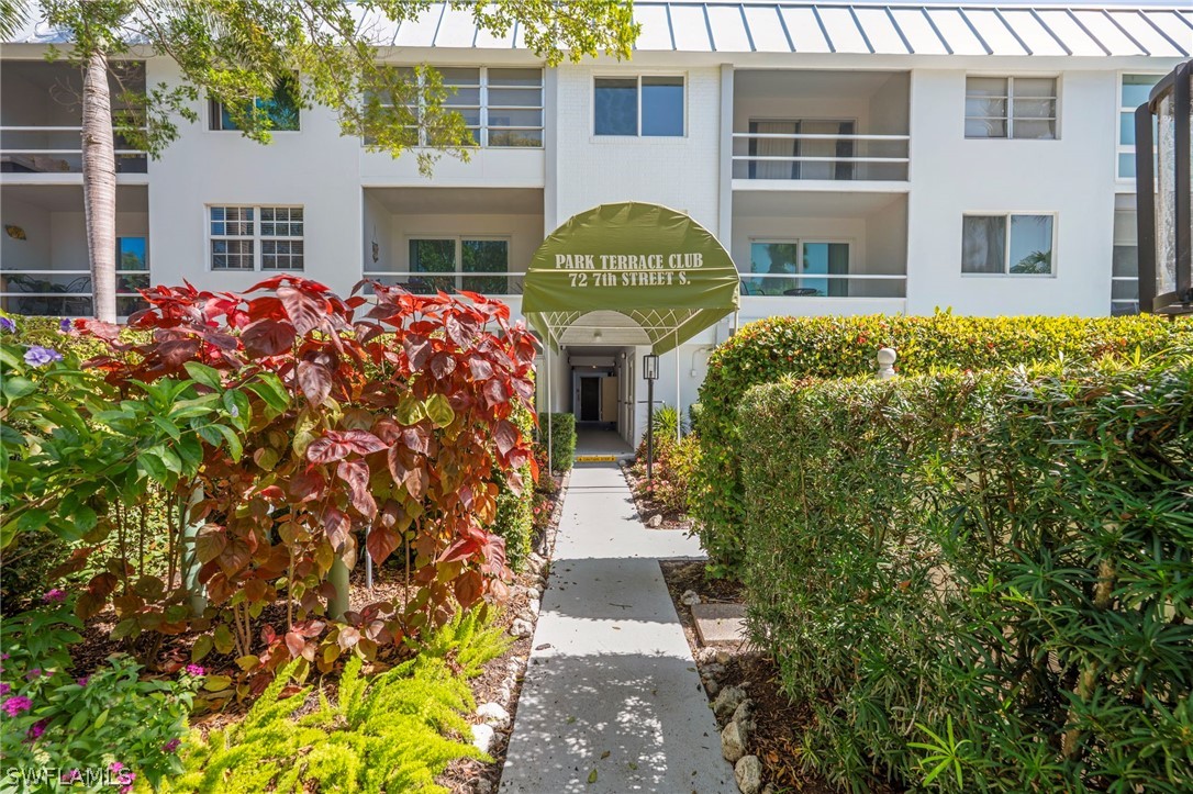 72 7th Unit 108, Naples, FL 34102
