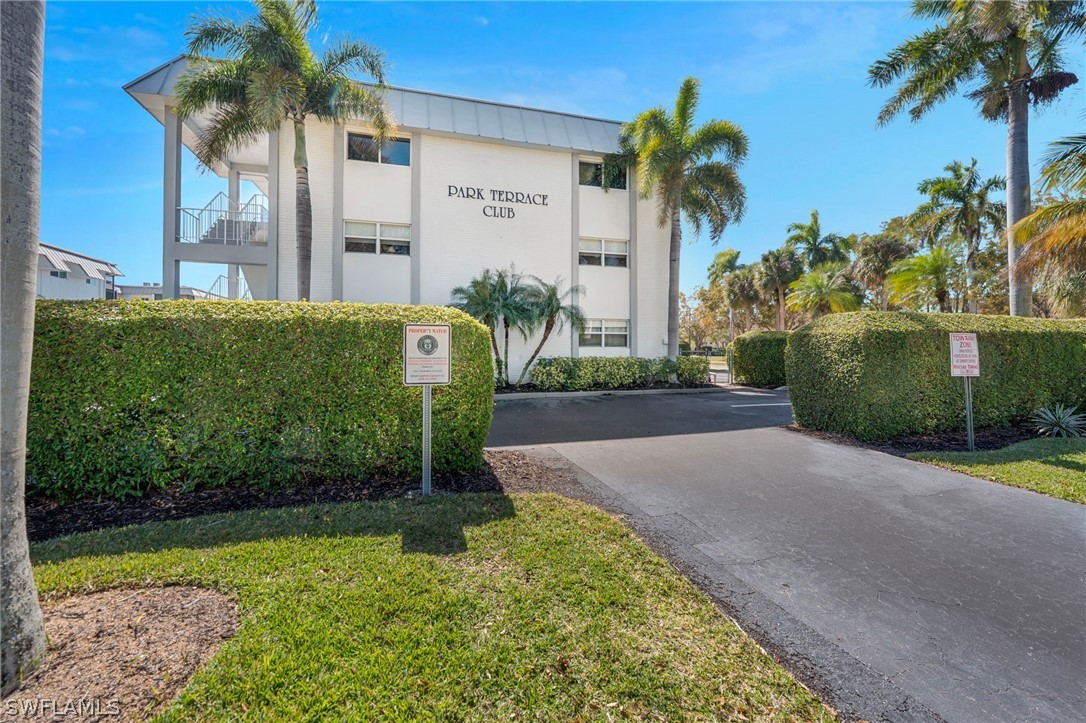 72 7th Unit 108, Naples, FL 34102
